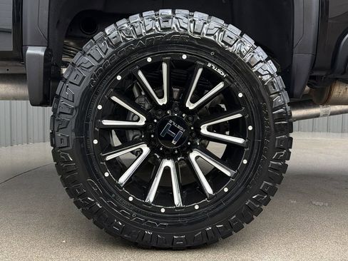 Used 2025 GMC Sierra 2500 Denali Ultimate image 11