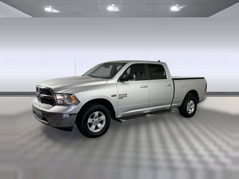 Used 2019 RAM 1500 Classic SLT w/ Luxury Group image 1