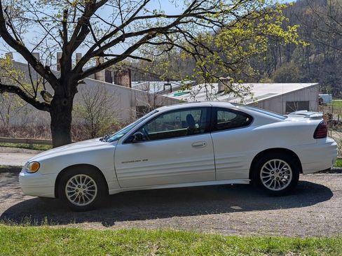 Used 2001 Pontiac Grand Am SE w/ Solid Value Appearance Pkg FWD image 30