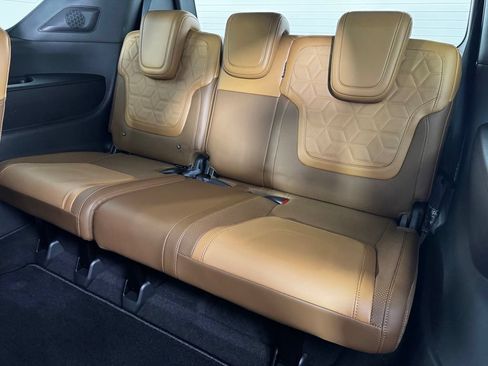 Used 2025 Nissan Armada Platinum Reserve AWD/4WD image 13