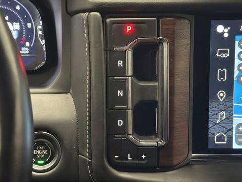 Used 2023 GMC Yukon XL Denali Ultimate AWD/4WD image 18