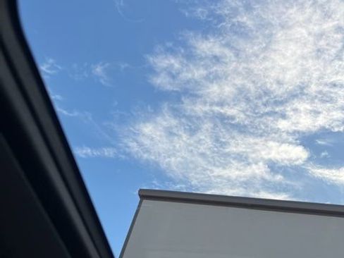 Used 2023 Chevrolet Suburban High Country w/ Advanced Technology Package image 18