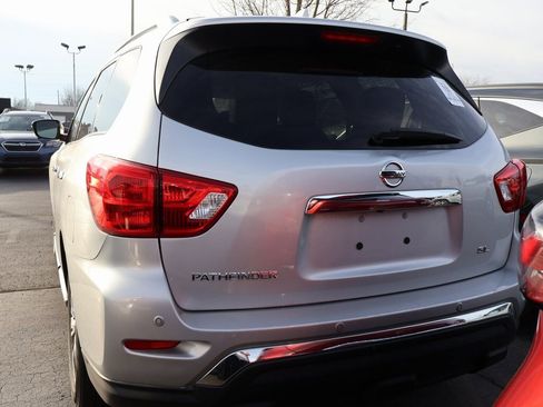 Used 2020 Nissan Pathfinder SL image 14