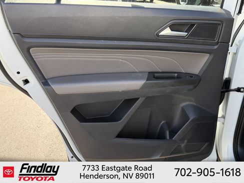 Used 2023 Volkswagen Atlas Cross Sport SE FWD image 19
