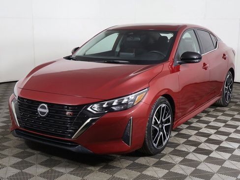 Used 2025 Nissan Sentra SR image 7