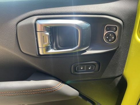 Used 2023 Jeep Gladiator Mojave w/ Cold Weather Group AWD/4WD image 11