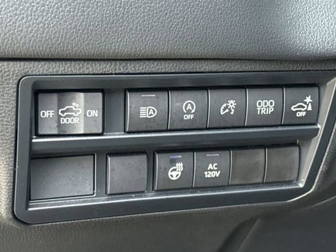 Used 2023 Toyota Tundra Limited AWD/4WD image 25