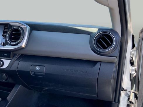 Used 2023 Toyota Tacoma SR5 w/ Technology Package AWD/4WD image 18