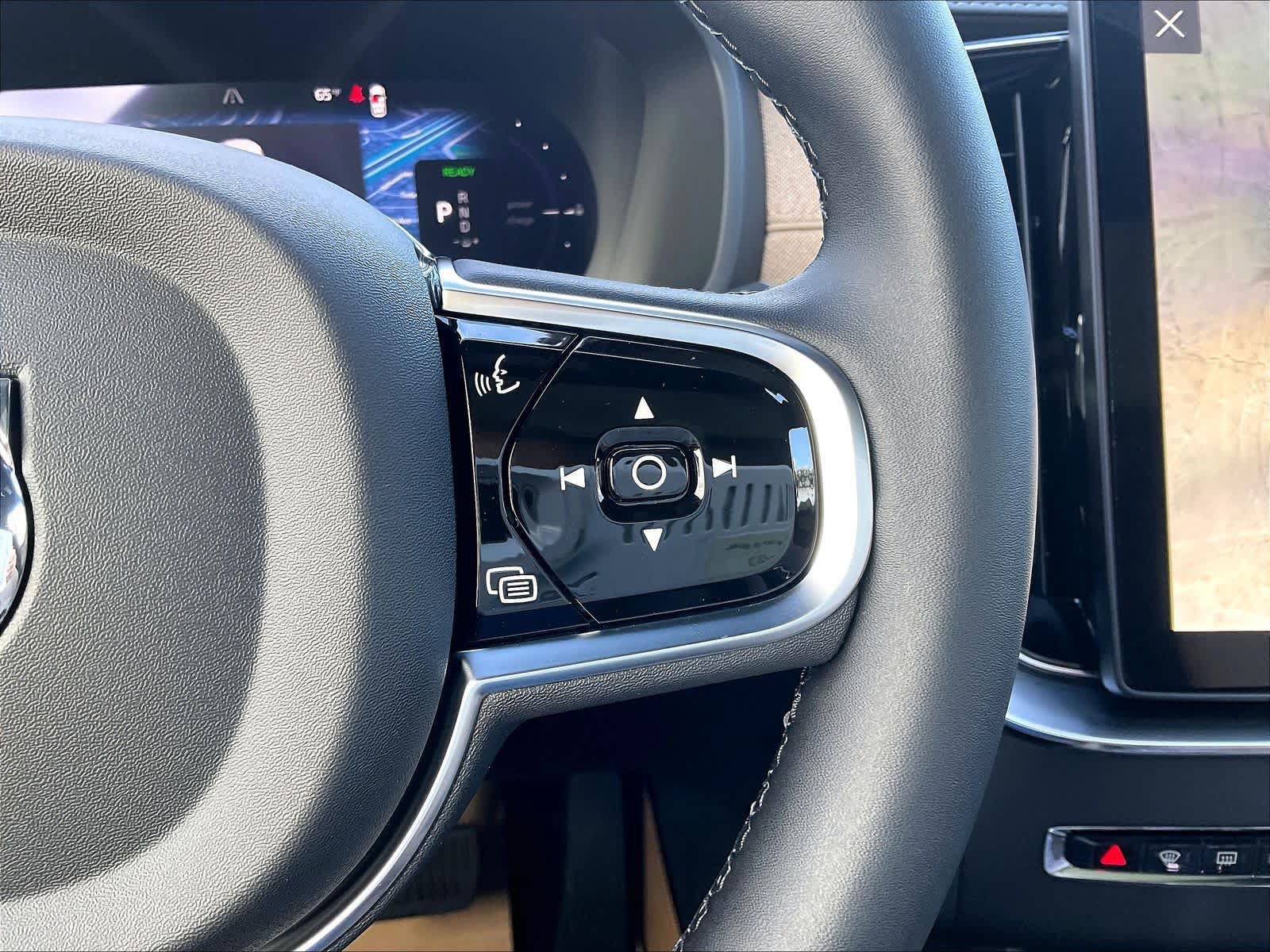 New 2027 Volvo XC90 T8 Plus AWD/4WD image 18