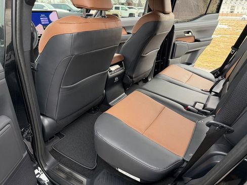 Used 2026 Lexus GX 550 w/ Cold Area Package image 25