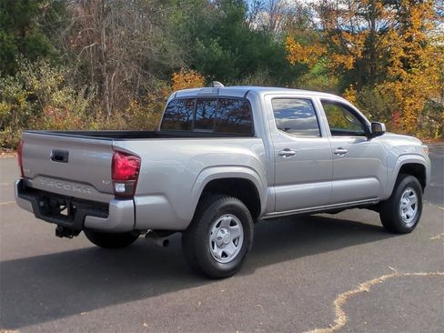 Used 2022 Toyota Tacoma SR image 4