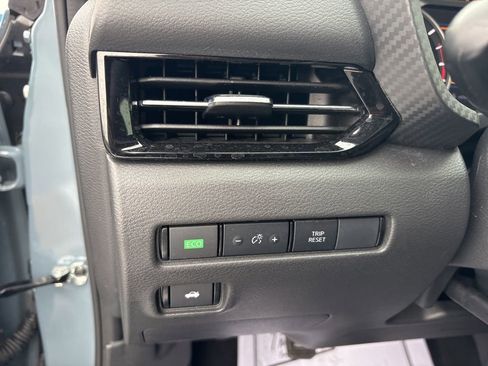 Used 2025 Nissan Sentra SR image 32