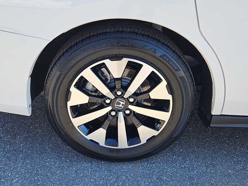 Certified 2026 Honda Odyssey EX-L image 4