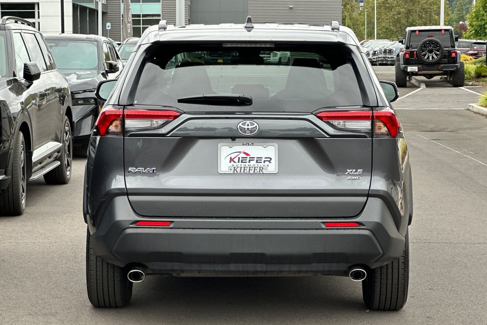 Used 2025 Toyota RAV4 XLE AWD/4WD image 5