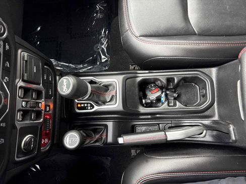 Used 2019 Jeep Wrangler Unlimited Rubicon AWD/4WD image 22