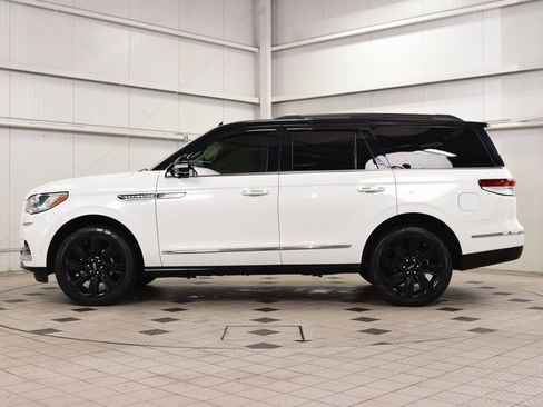 Used 2024 Lincoln Navigator Black Label AWD/4WD image 4