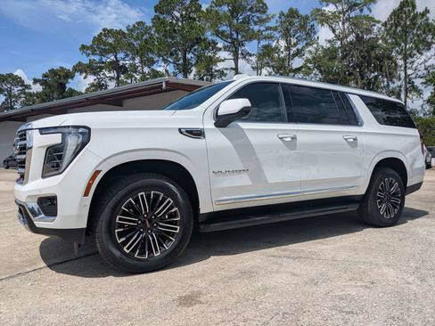 Used 2025 GMC Yukon XL Elevation AWD/4WD image 2