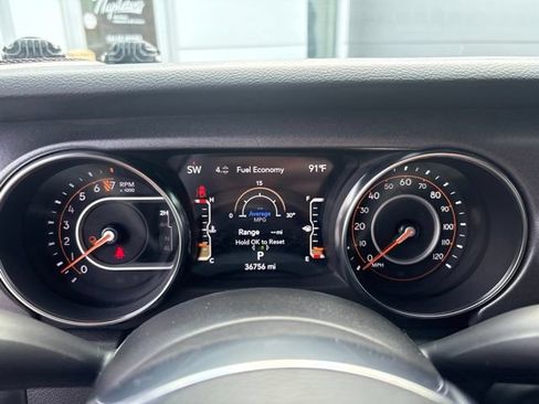 Used 2023 Jeep Gladiator Mojave w/ Trailer Tow Package AWD/4WD image 5