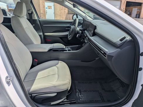 Used 2025 Hyundai Sonata SEL FWD image 34