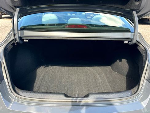 Used 2024 Hyundai Elantra Limited image 28