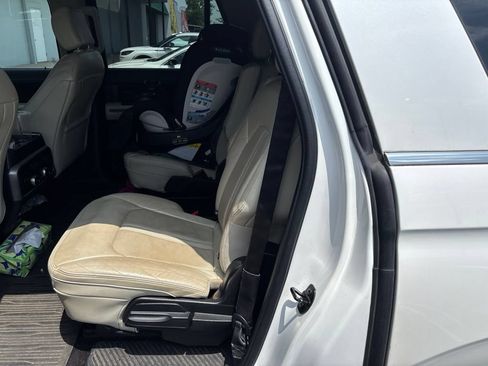 Used 2019 Ford Expedition Max Platinum AWD/4WD image 4