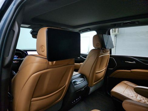 Used 2021 Cadillac Escalade Sport w/ LPO, ONYX Package AWD/4WD image 23