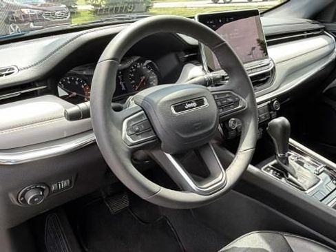 Used 2023 Jeep Compass Limited AWD/4WD image 10
