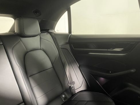 Used 2025 Porsche Macan Electric image 17