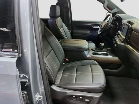 Used 2025 Chevrolet Silverado 1500 High Country AWD/4WD image 30