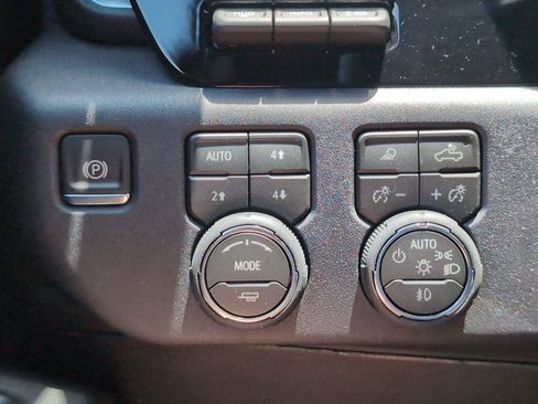 New 2026 Chevrolet Silverado 2500 LTZ w/ LTZ Plus Package AWD/4WD image 31