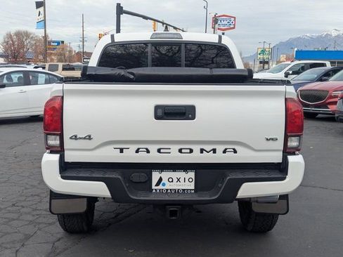 Used 2020 Toyota Tacoma SR image 5