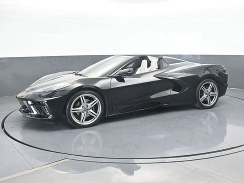 Used 2026 Chevrolet Corvette Stingray Convertible w/ 1LT image 2