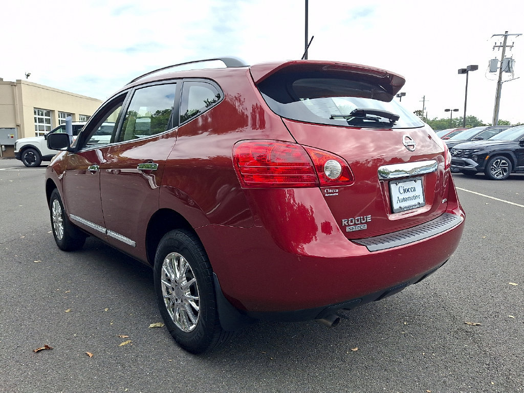 Used 2014 Nissan Rogue S w/ Convenience Package AWD/4WD image 8