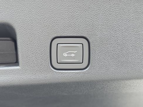 New 2026 Chevrolet Traverse RS w/ LPO, Floor Liner Package FWD image 12