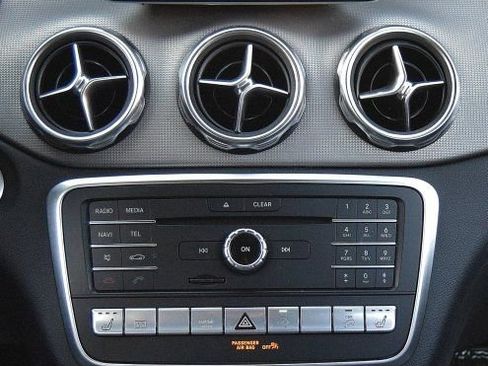 Used 2020 Mercedes-Benz GLA 250 4MATIC image 22