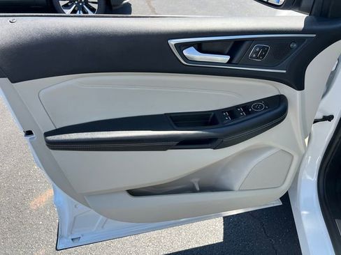 Used 2024 Ford Edge Titanium AWD/4WD image 11