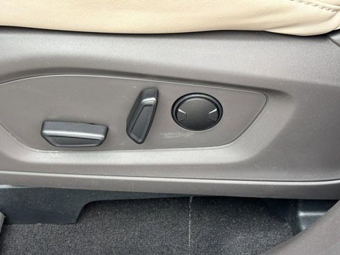 Used 2023 Ford Explorer Platinum w/ Technology Package image 17