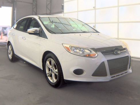 Used 2014 Ford Focus SE FWD image 3