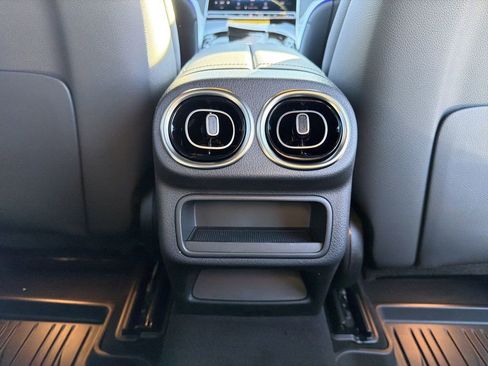 New 2026 Mercedes-Benz GLC 300 4MATIC image 23