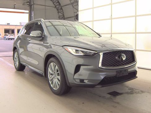 Used 2023 INFINITI QX50 Luxe AWD/4WD image 3