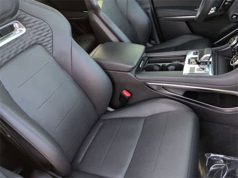 Used 2024 Jaguar F-PACE SVR image 22