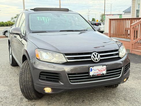 Used 2012 Volkswagen Touareg VR6 image 92