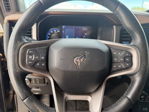 Used 2021 Ford Bronco Outer Banks AWD/4WD image 12