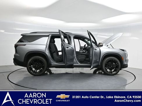 New 2026 Chevrolet Traverse LT w/ Driver Confidence Package image 3