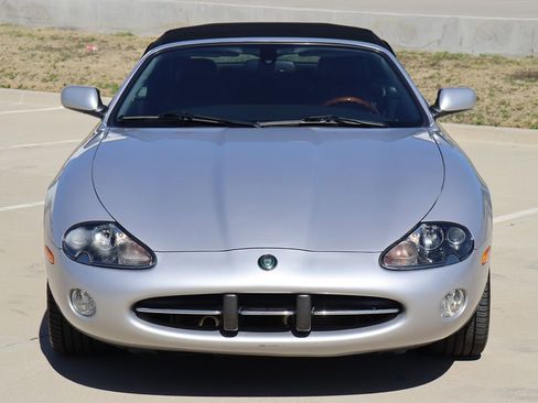 Used 2004 Jaguar XK8 Convertible image 4