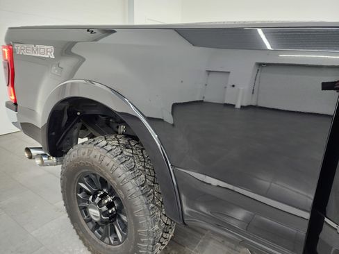 Used 2022 Ford F250 Lariat w/ Tremor Off-Road Package image 28