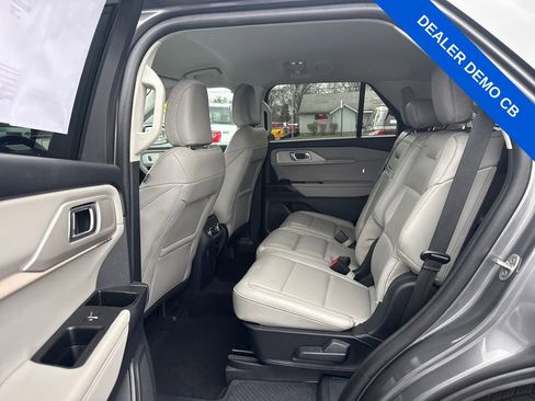 Used 2025 Ford Explorer Active w/ Active Comfort Package image 13