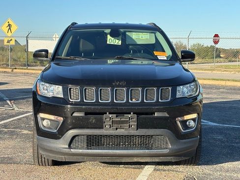 Used 2018 Jeep Compass Limited image 3