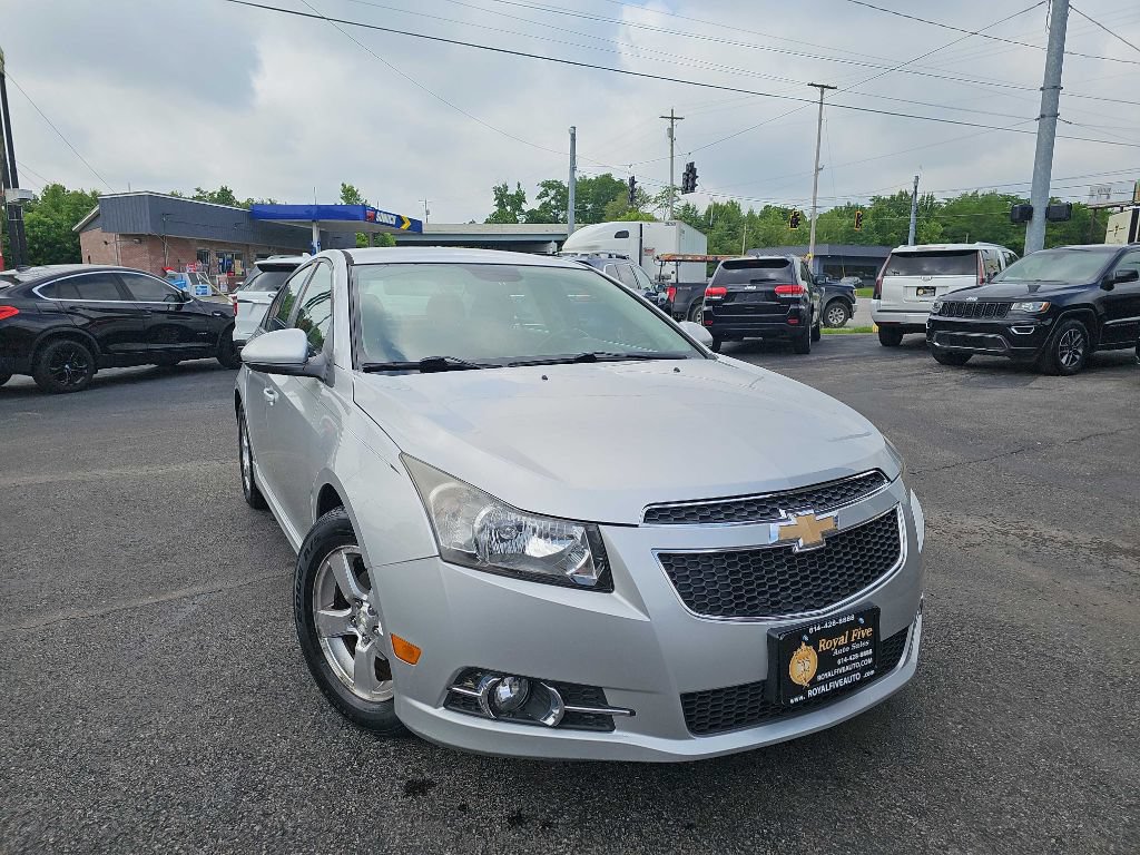 Used 2013 Chevrolet Cruze LT w/ RS Package FWD image 2