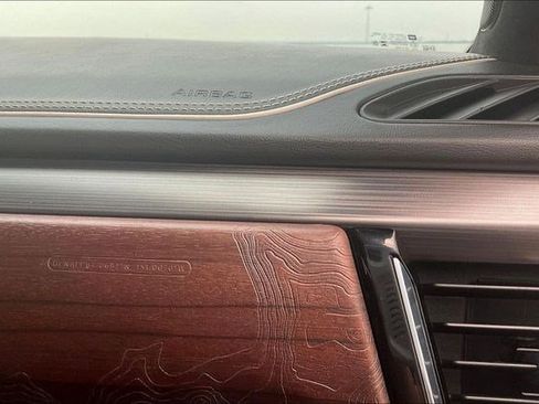 Used 2024 GMC Sierra 2500 Denali Ultimate image 20